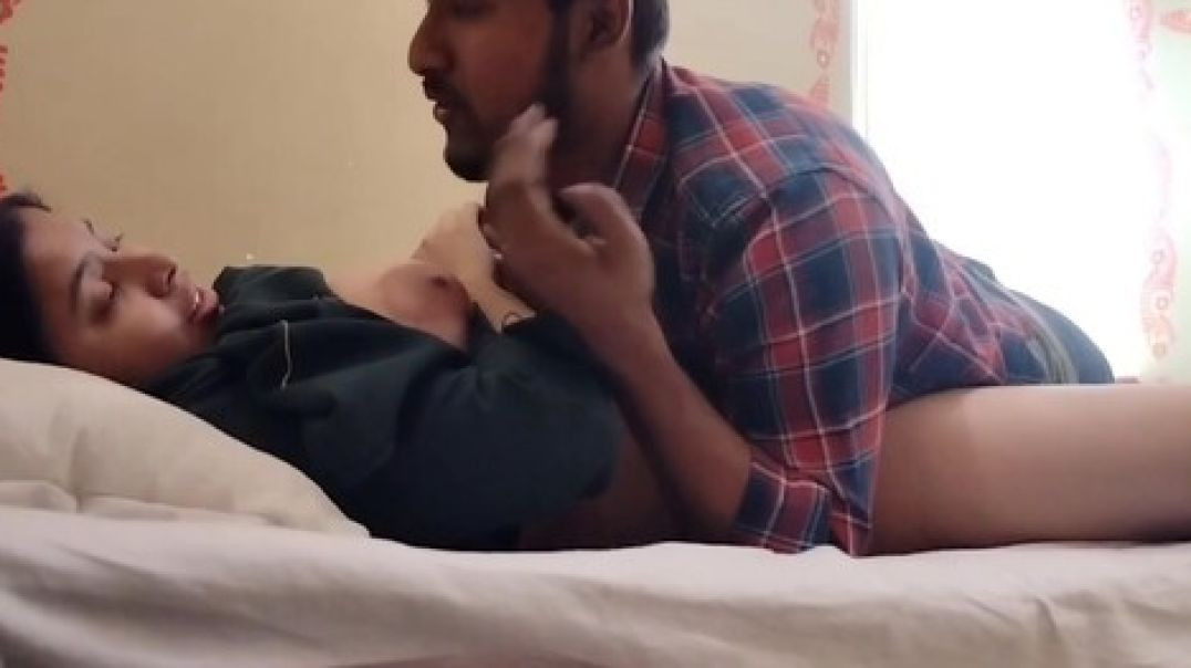 Desi Bengali Bhabhi Romancing With Young Lover